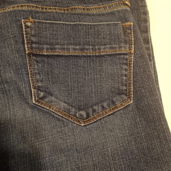 Old Navy Sweetheart Flare Leg Jeans - Picture 6 of 8